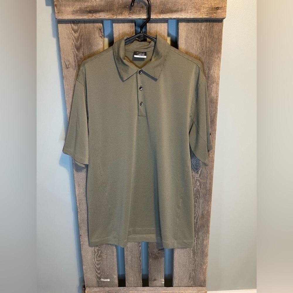 Nike textured golf polo